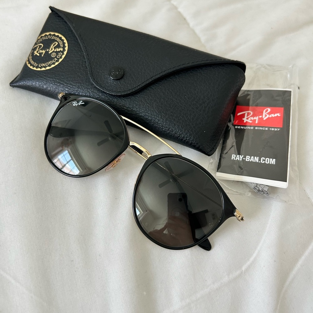 Ray-Ban Classic Black and Gold Sunglasses